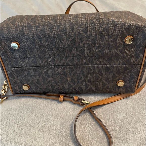 Michael Kors Satchel or Crossbody - Picture 9 of 12